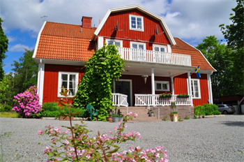 Bild Drömboende, stor hästgård mitt i Smålandsidyllen